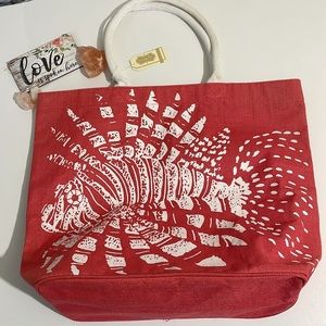 NWT mudpie Atlantis Tote coral lion fish